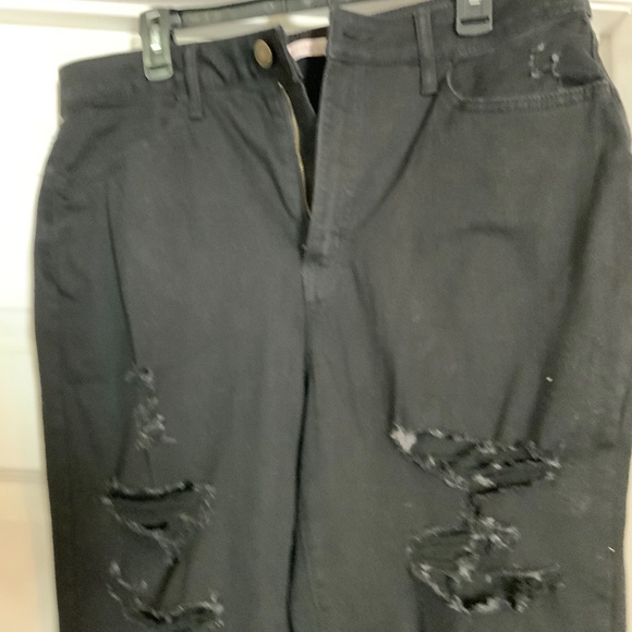 Women’s Ripped Jeans - Picture 3 of 4